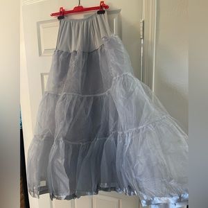 Tulle long skirt one size-never worn